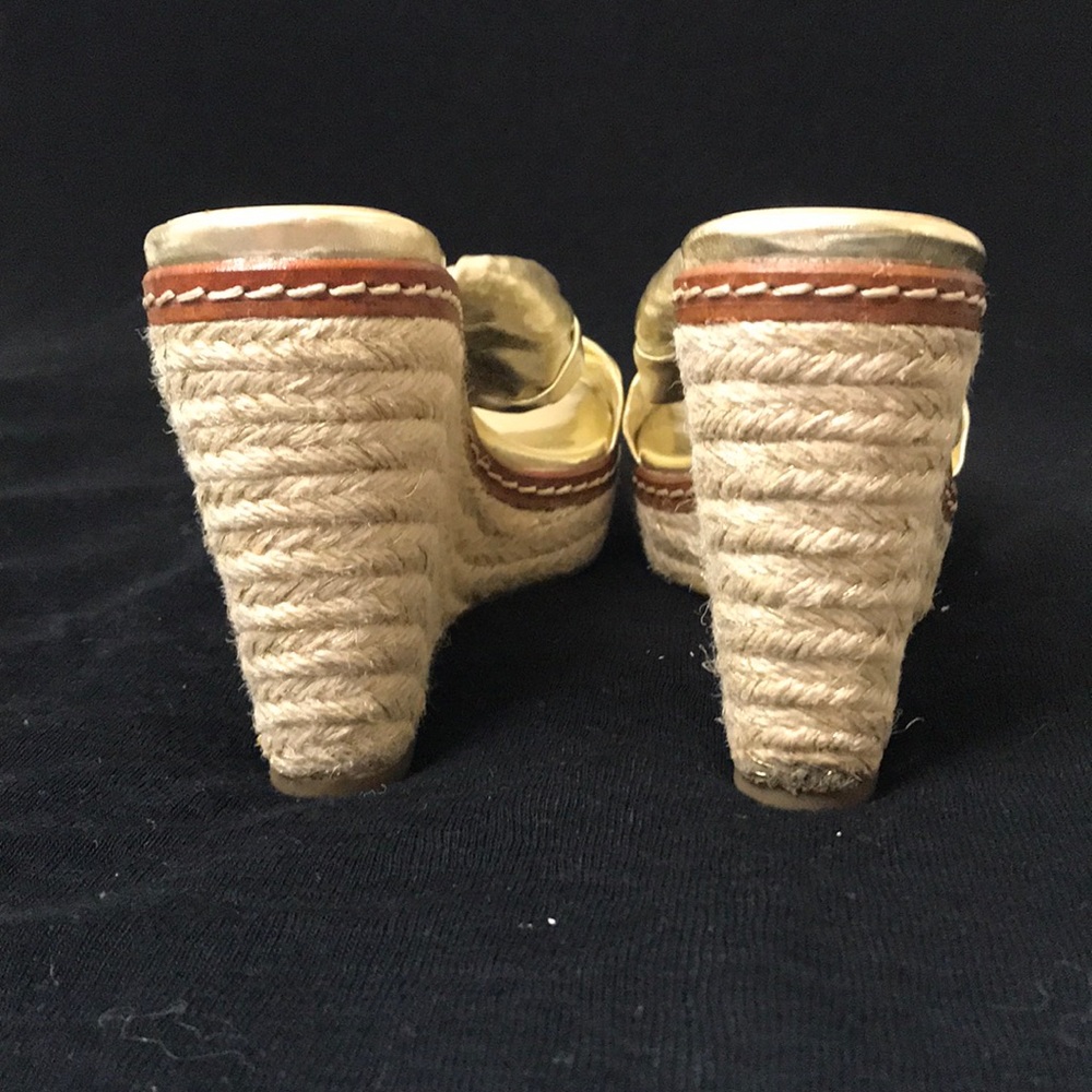 Bcbgenerations Metallic Gold Platform Wedges Size6 - image 5